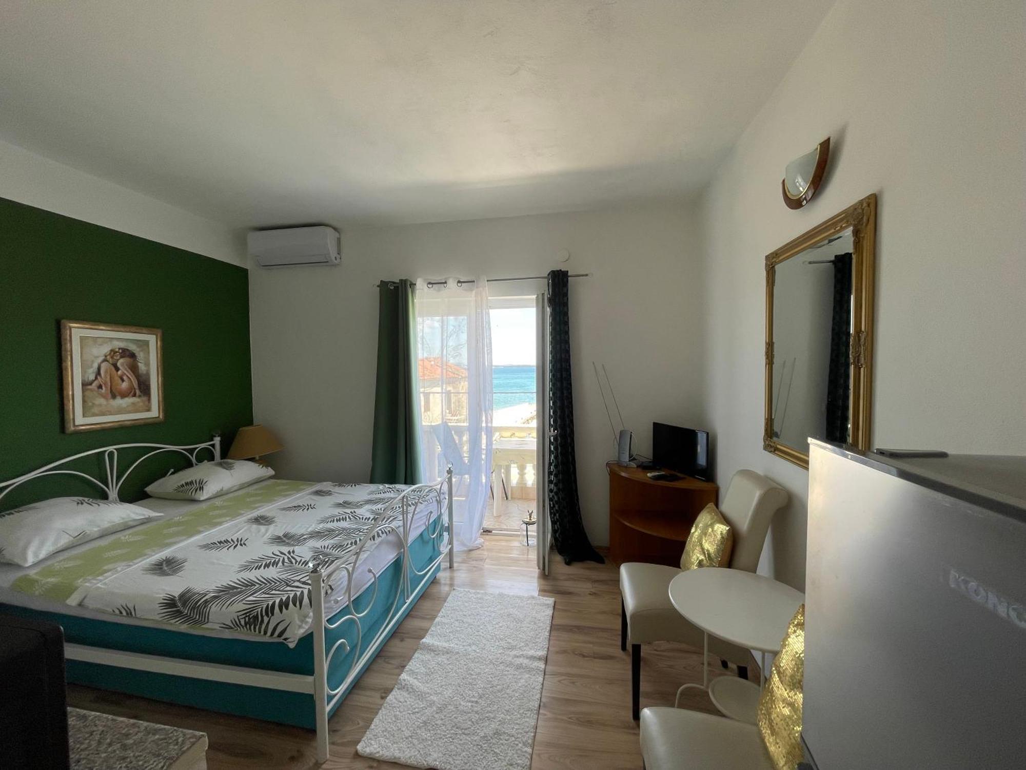 Apartments Esperanza Pasman Exterior photo